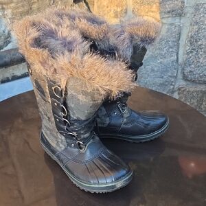 Sorel Black and Brown Winter Boots with Faux Fur